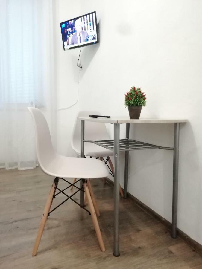 Apartment On Lychakivska 161 リヴィウ エクステリア 写真
